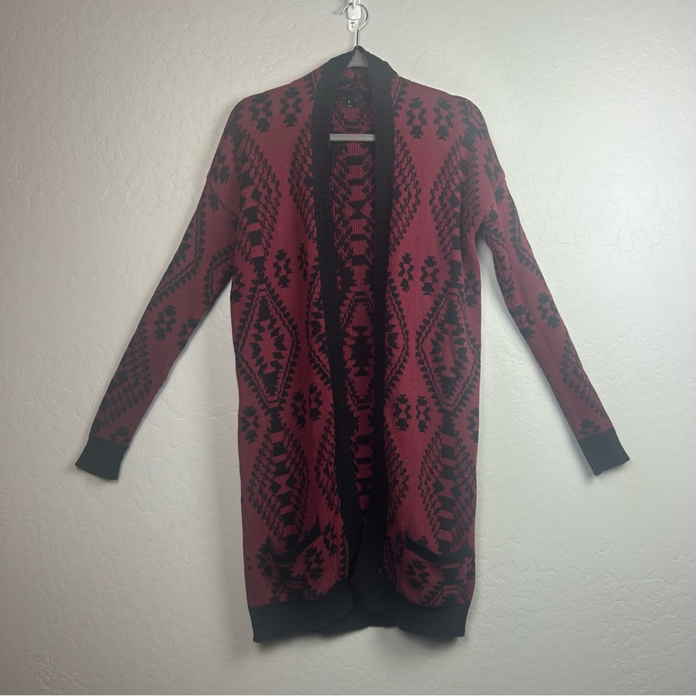 FATE burgundy and black Aztec print long sleeve open front cardigan size small